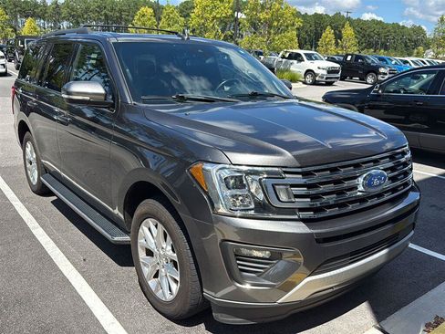 Used 2021 Ford Expedition XLT RWD image 3