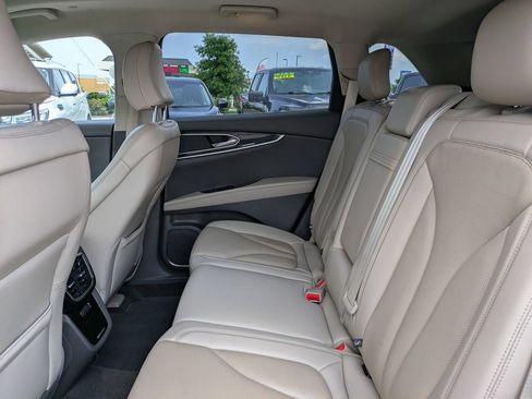 Used 2022 Lincoln Nautilus Reserve AWD/4WD image 15