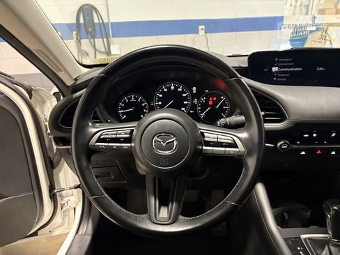 Used 2021 MAZDA MAZDA3 s image 11