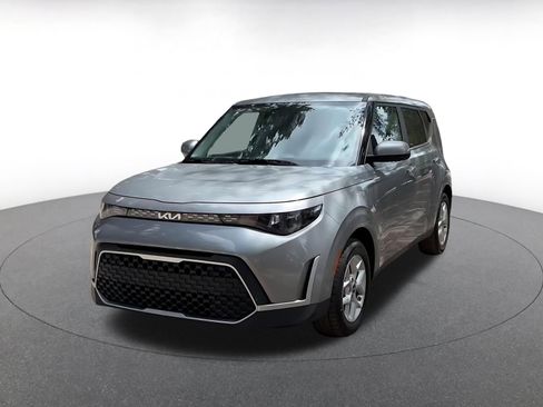 Used 2025 Kia Soul LX w/ LX Technology Package FWD image 7