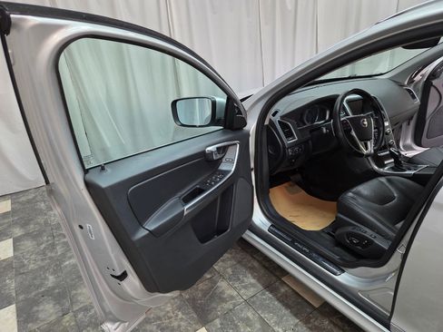 Used 2015 Volvo XC60 T6 image 9