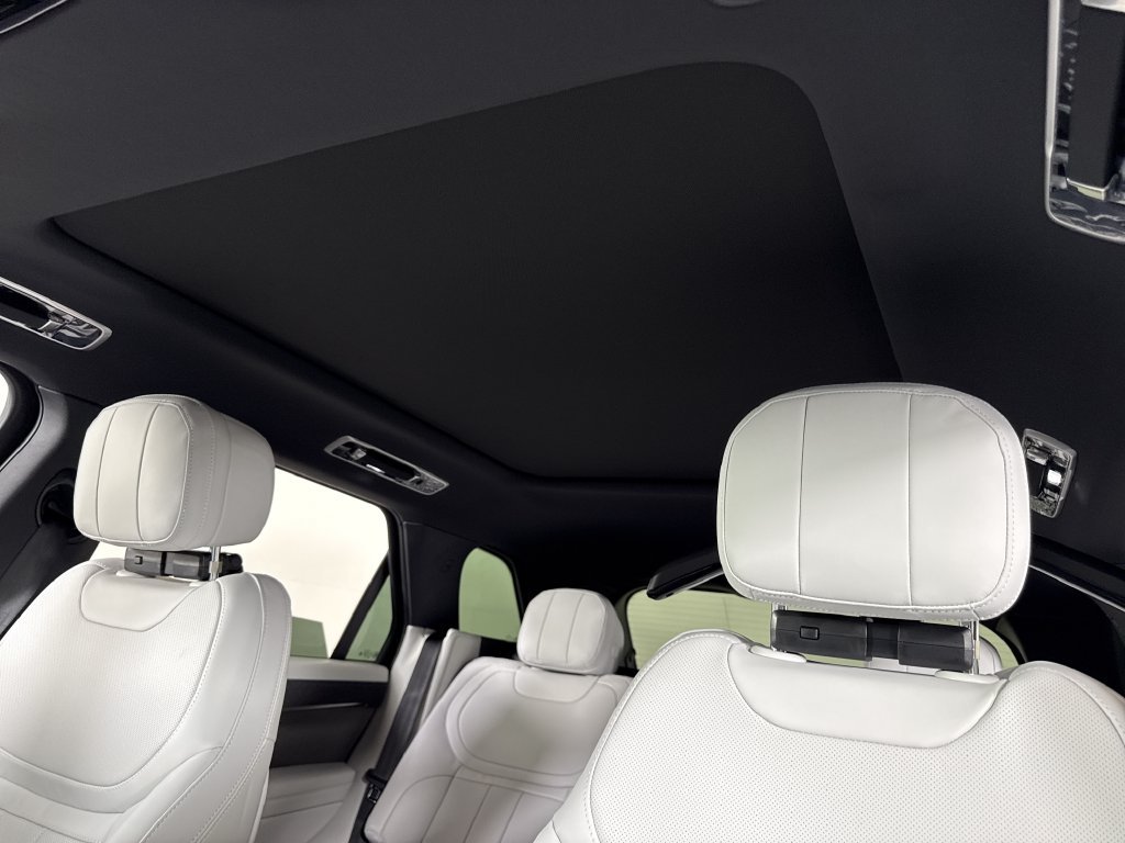 New 2027 Land Rover Range Rover Sport SE AWD/4WD image 18