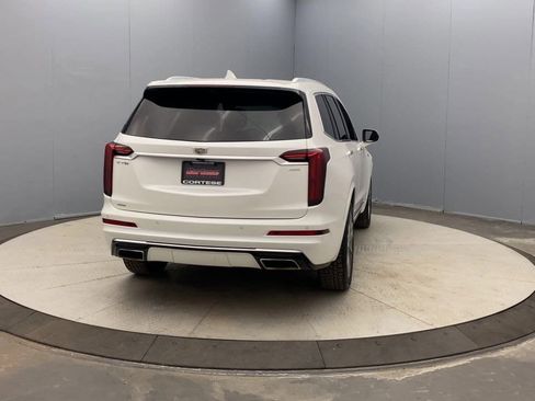 Used 2021 Cadillac XT6 Premium Luxury AWD/4WD image 4