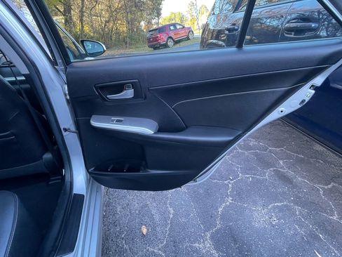 Used 2014 Toyota Camry SE image 23