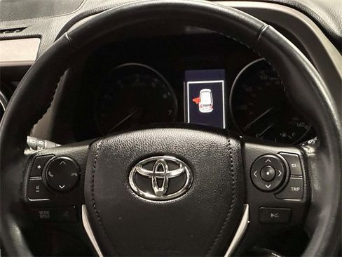 Used 2018 Toyota RAV4 XLE image 20