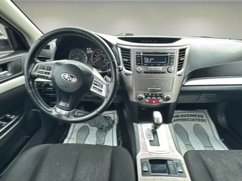 Used 2013 Subaru Outback 2.5i Premium w/ All-Weather Pkg image 9