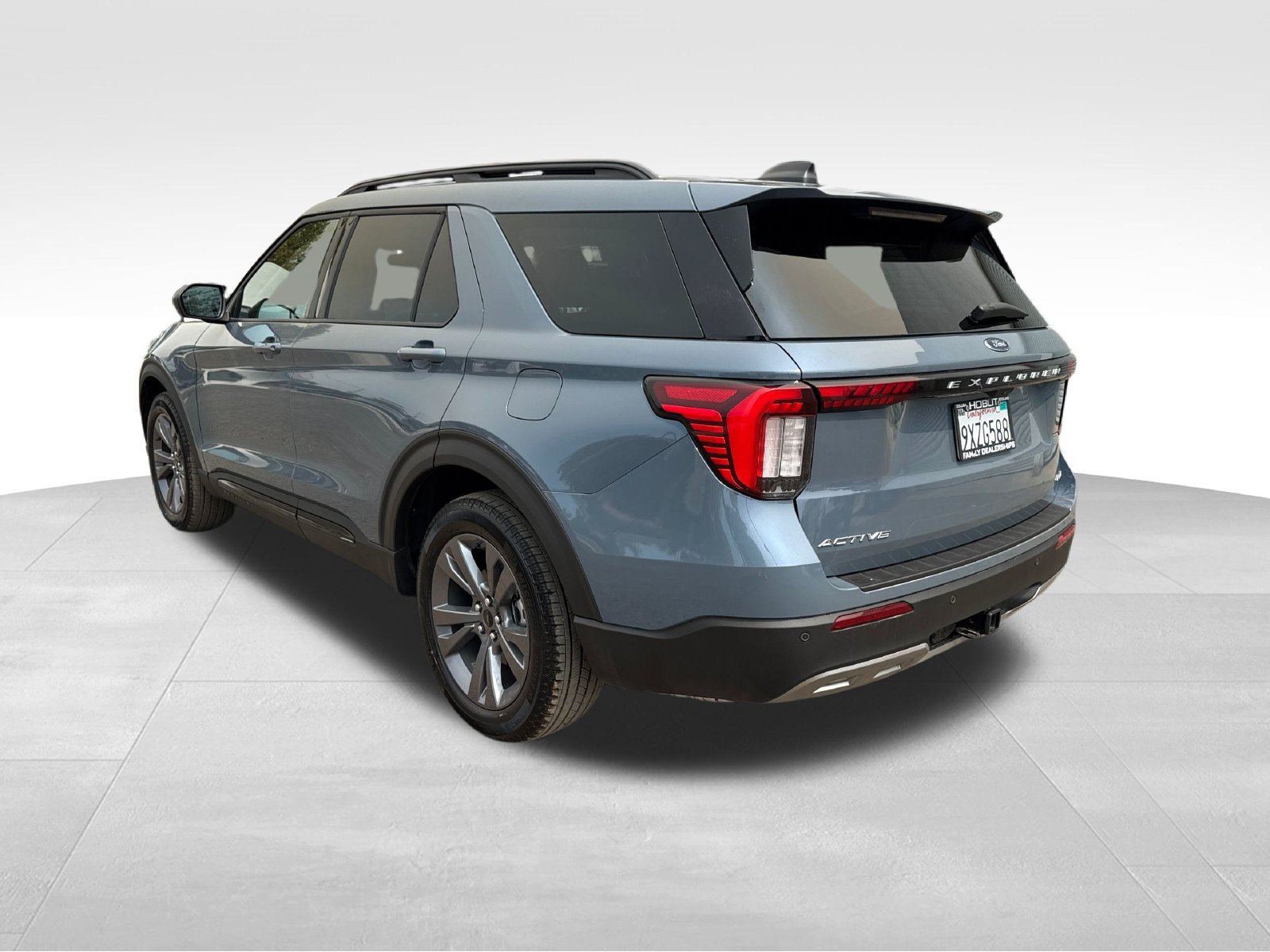 Used 2026 Ford Explorer Active w/ Active Comfort Package AWD/4WD image 3