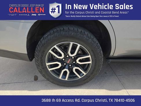 Used 2023 GMC Yukon AT4 w/ AT4 Premium Plus Package AWD/4WD image 16