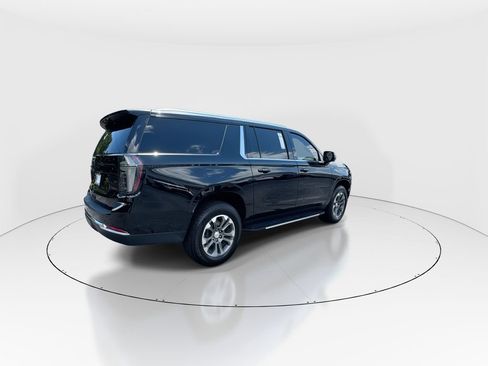 Used 2025 Chevrolet Suburban LT w/ Comfort Package AWD/4WD image 8