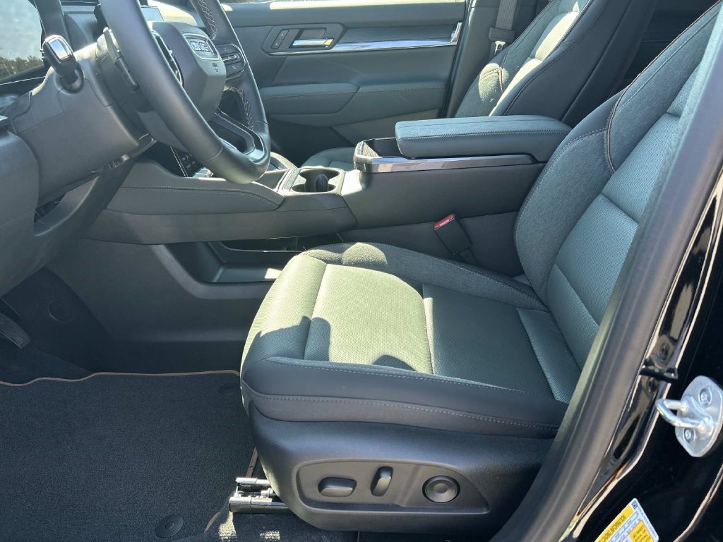 Used 2026 GMC Terrain AT4 w/ Technology Package II AWD/4WD image 18