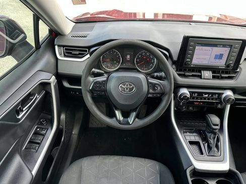 Used 2020 Toyota RAV4 XLE w/ Convenience Package FWD image 14