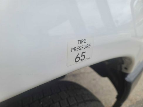 Used 2018 Ford E-350 and Econoline 350 Super Duty image 23