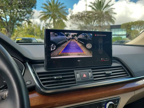 Used 2023 Audi Q5 2.0T Premium image 17