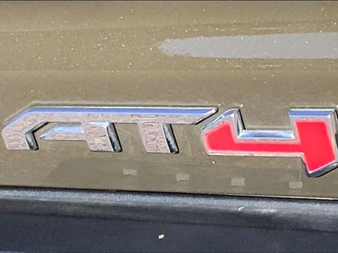 Used 2024 GMC Canyon AT4 image 9
