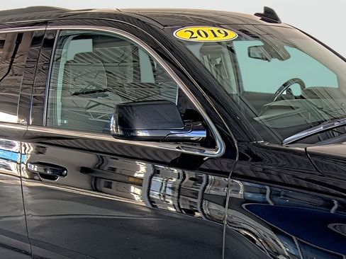 Used 2019 Chevrolet Tahoe LS AWD/4WD image 17