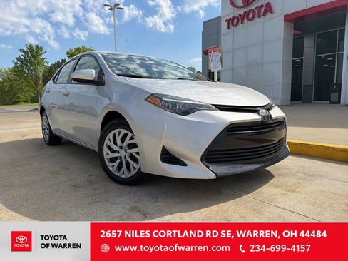 Used 2017 Toyota Corolla LE FWD image 1