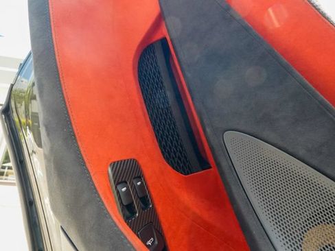 Used 2019 McLaren 600LT RWD image 69