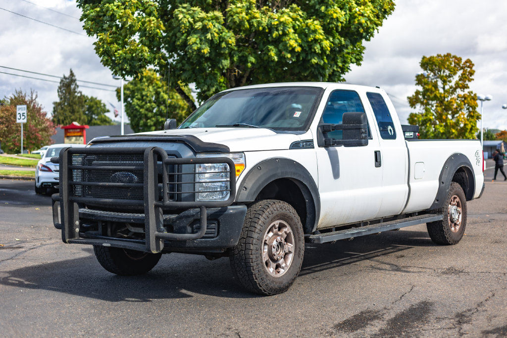 Used 2015 Ford F250 XL w/ Power Equipment Group AWD/4WD image 5