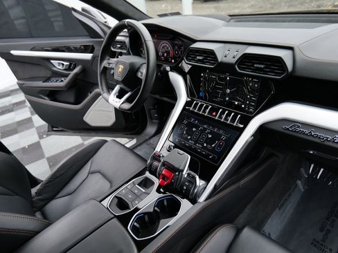 Used 2021 Lamborghini Urus image 36