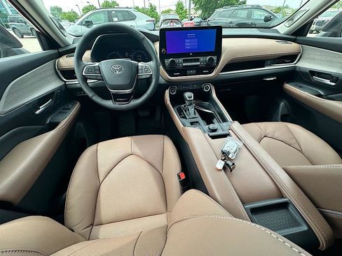 New 2026 Toyota Grand Highlander AWD image 13
