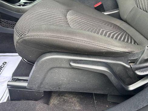 Used 2020 Dodge Journey SE FWD image 21