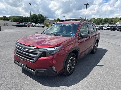 Used 2025 Subaru Forester Premium AWD/4WD image 1