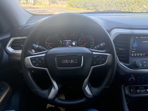 Used 2022 GMC Acadia SLE w/ Driver Convenience Package FWD image 9