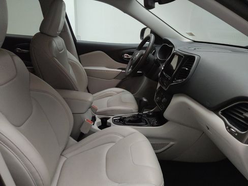 Used 2022 Jeep Cherokee Limited AWD/4WD image 21