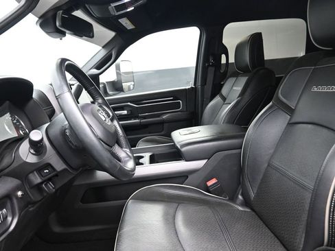 Used 2022 RAM 3500 Laramie w/ Night Edition image 11