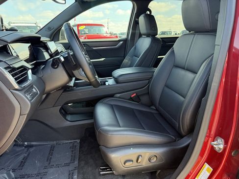 Used 2024 GMC Acadia Elevation image 7