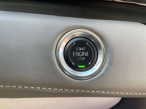 Used 2021 Cadillac Escalade ESV Sport Platinum image 17