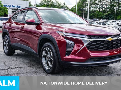 Used 2025 Chevrolet Trax LT w/ LT Convenience Package FWD image 6