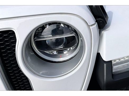 Certified 2022 Jeep Wrangler Unlimited Sahara w/ LED Lighting Group image 32