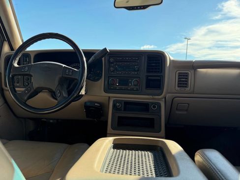 Used 2007 Chevrolet Silverado 2500 LT w/ Heavy-Duty Power Package AWD/4WD image 16