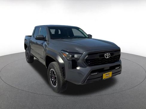 Used 2025 Toyota Tacoma TRD Off-Road AWD/4WD image 3