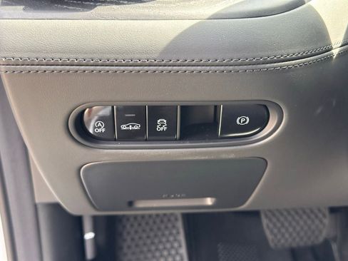 Used 2026 Genesis G90 3.5T Prestige image 28