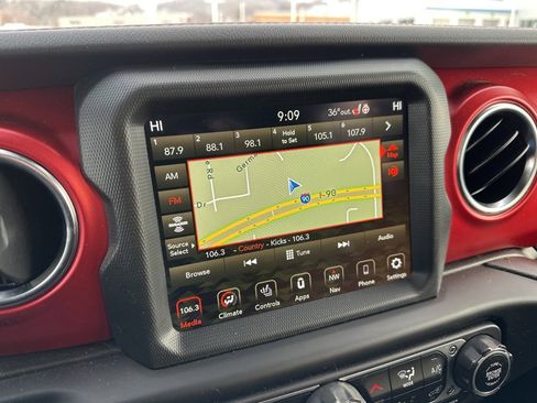 Used 2022 Jeep Wrangler Unlimited Rubicon w/ Xtreme Recon 35" Tire Package image 22