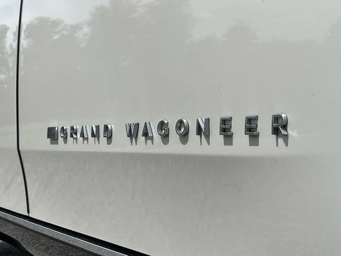 Used 2022 Jeep Grand Wagoneer Series II w/ Flexible Seating Group AWD/4WD image 12