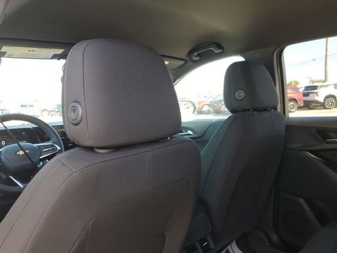 New 2026 Chevrolet Equinox LT image 9