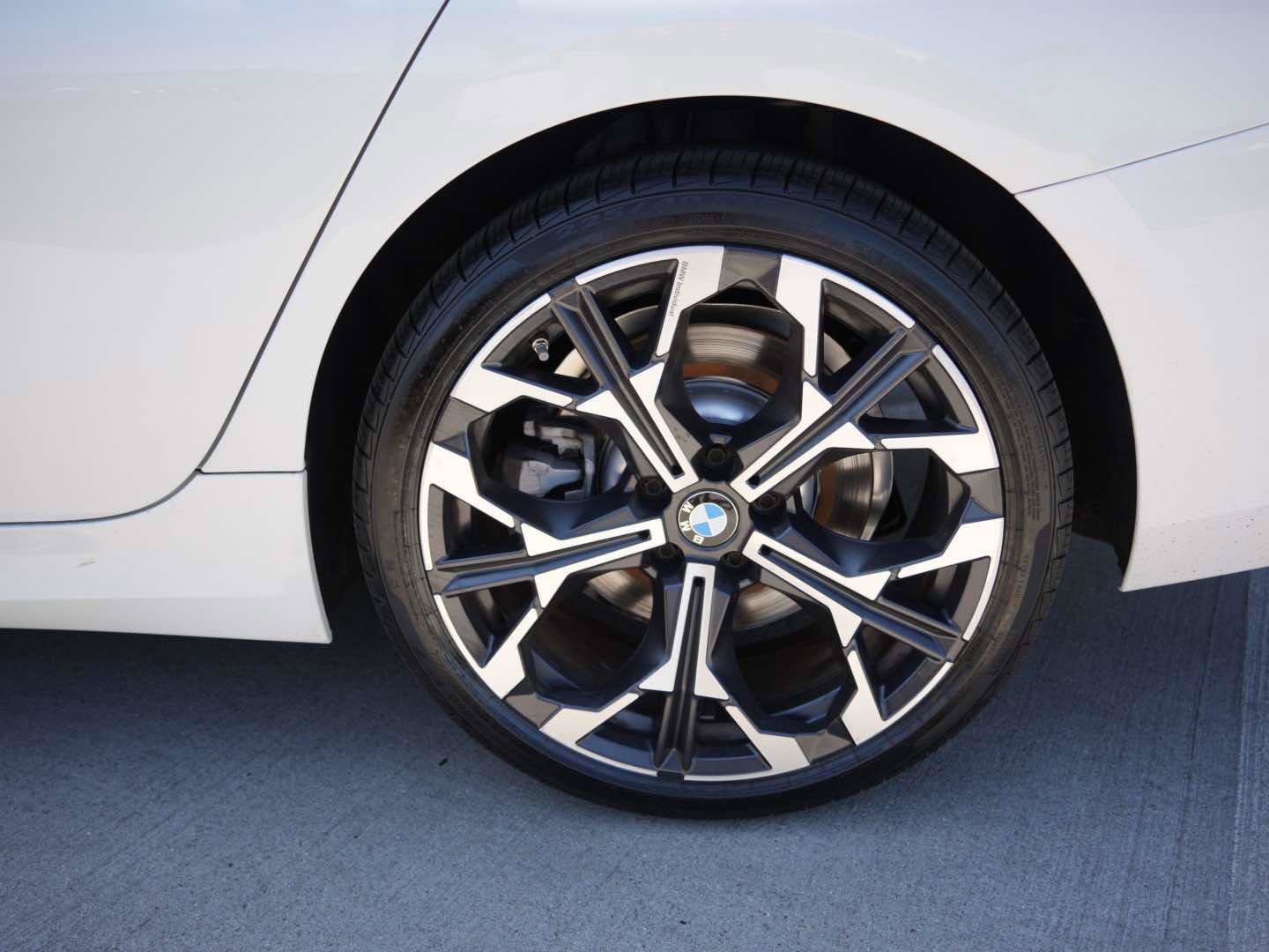 Used 2025 BMW 330i Sedan w/ Convenience Package RWD image 6