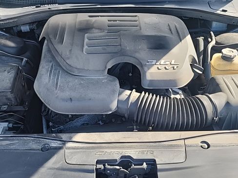 Used 2017 Dodge Charger SXT image 25