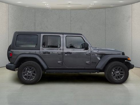 Used 2024 Jeep Wrangler Unlimited Sport AWD/4WD image 3