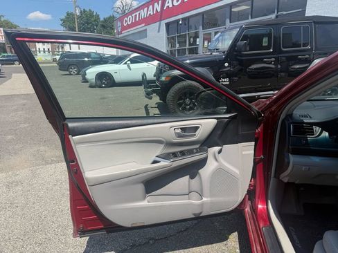 Used 2016 Toyota Camry XLE FWD image 21