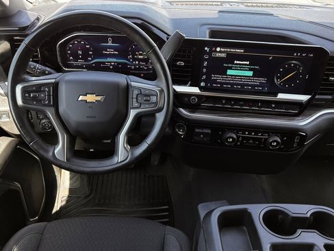 Used 2025 Chevrolet Silverado 2500 LT w/ Convenience Package image 13