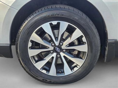 Used 2017 Subaru Outback 2.5i Limited image 23