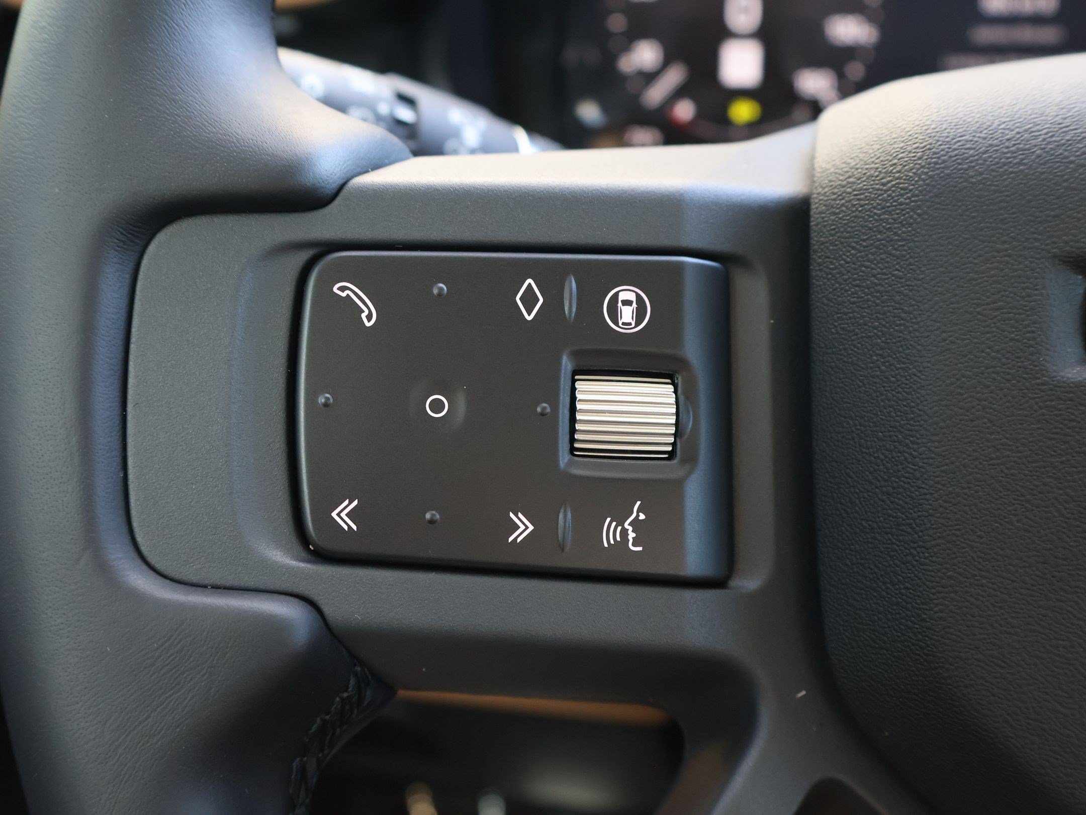 Used 2026 Land Rover Defender 110 X-Dynamic SE AWD/4WD image 19