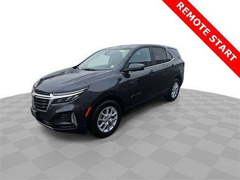 Used 2022 Chevrolet Equinox LT w/ Driver Convenience Package image 4