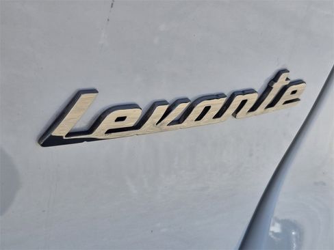 Used 2022 Maserati Levante Modena image 15