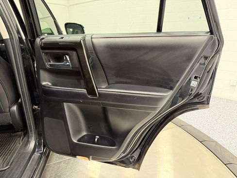 Used 2018 Toyota 4Runner TRD Off-Road Premium image 30