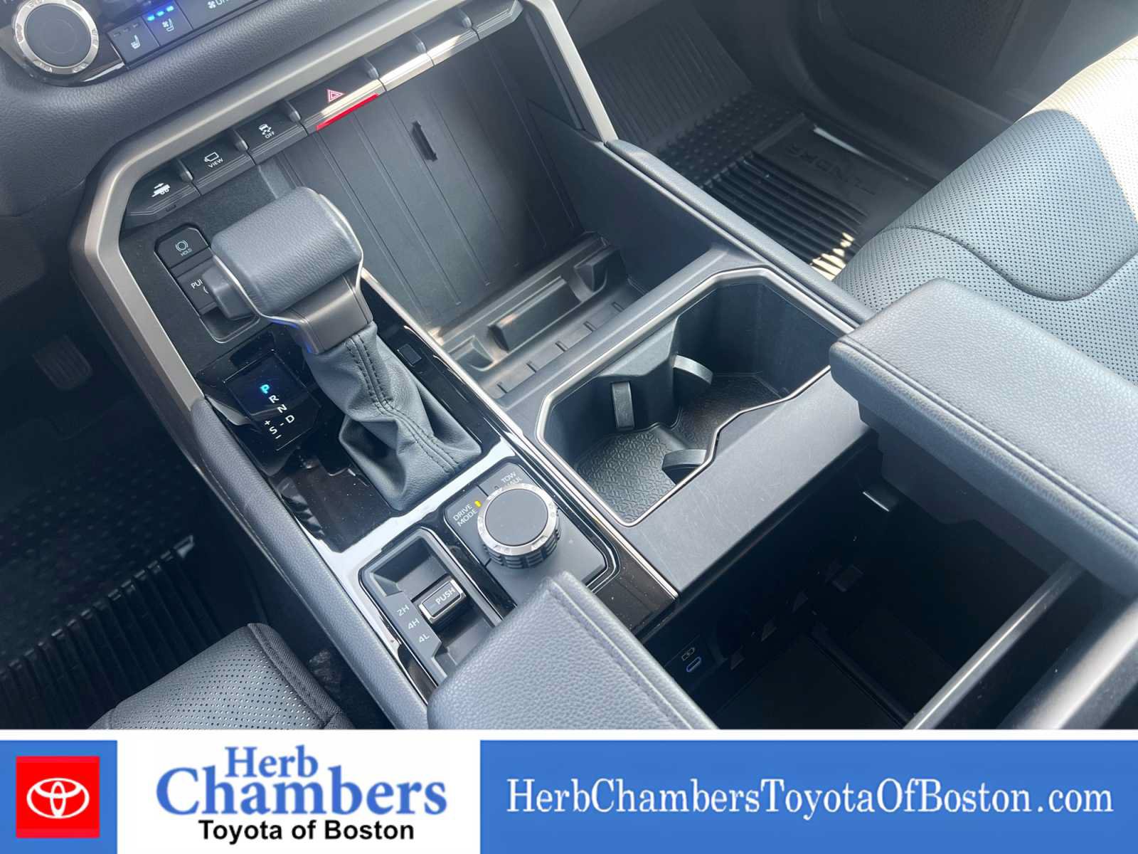 Used 2024 Toyota Tundra Limited AWD/4WD image 17